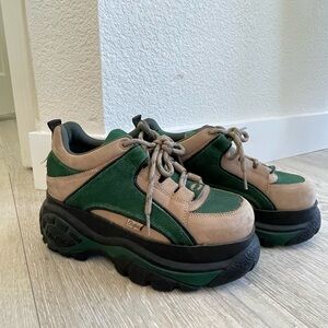 Buffalo London sneakers green and tan